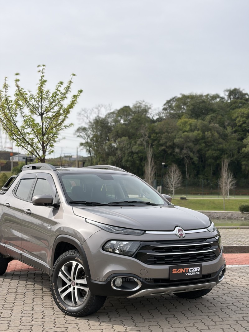 TORO 2.0 16V TURBO DIESEL FREEDOM 4WD MANUAL - 2018 - FLORES DA CUNHA