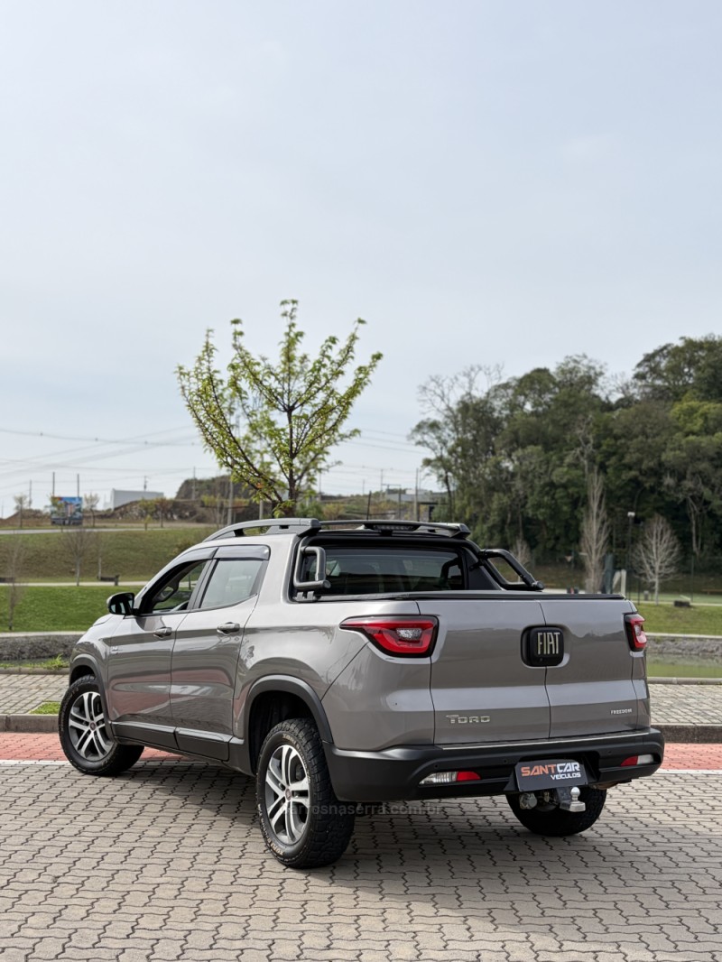 TORO 2.0 16V TURBO DIESEL FREEDOM 4WD MANUAL - 2018 - FLORES DA CUNHA