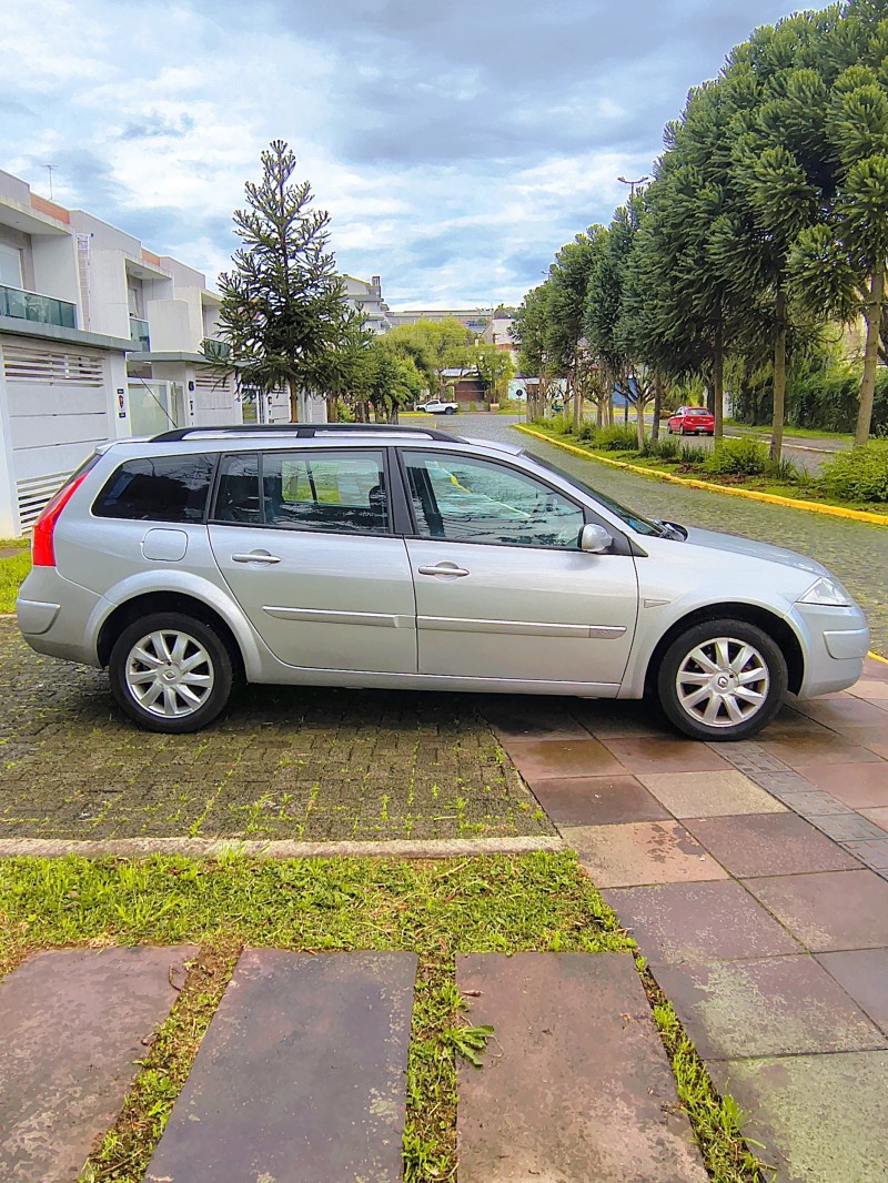 MÉGANE 1.6 DYNAMIQUE GRAND TOUR 16V FLEX 4P MANUAL - 2012 - FARROUPILHA
