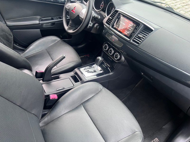 LANCER 2.0 HLE 16V GASOLINA 4P AUTOMÁTICO - 2017 - CAXIAS DO SUL