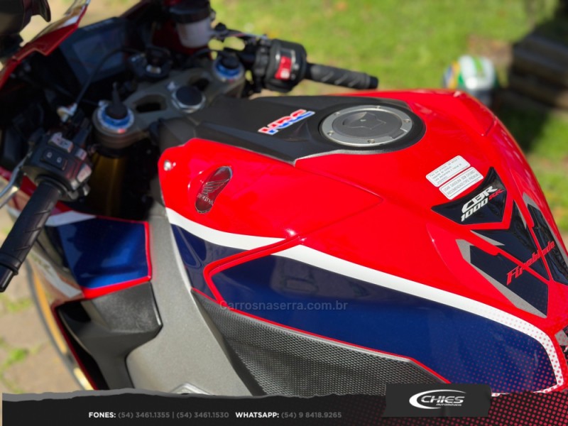 CBR 1000RR FIREBLADE - 2018 - CARLOS BARBOSA