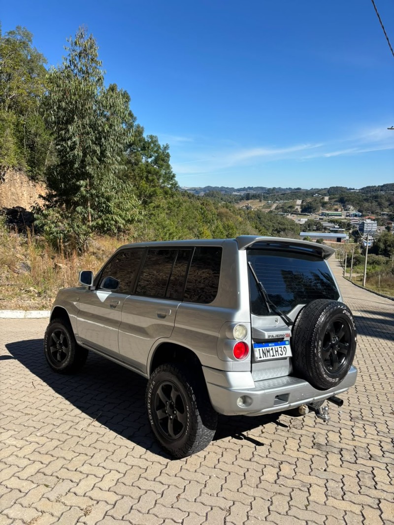 PAJERO TR4 2.0 4X4 16V 131CV GASOLINA 4P MANUAL - 2007 - FLORES DA CUNHA