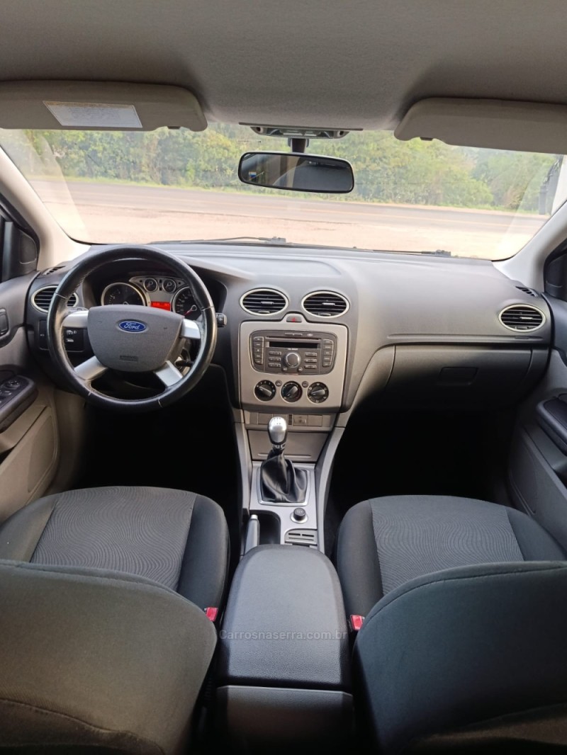 FOCUS 1.6 SE 8V FLEX 4P MANUAL - 2013 - VALE REAL