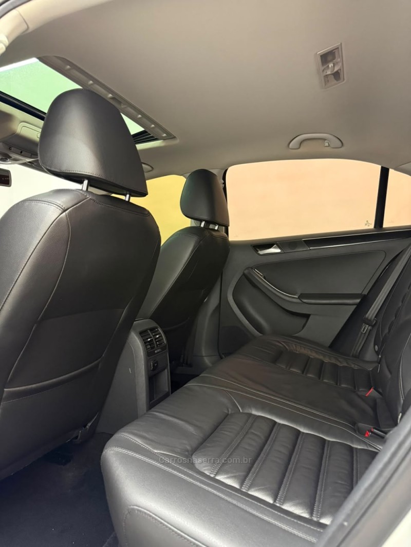 JETTA 2.0 TSI HIGHLINE 200CV GASOLINA 4P TIPTRONIC - 2015 - CAXIAS DO SUL