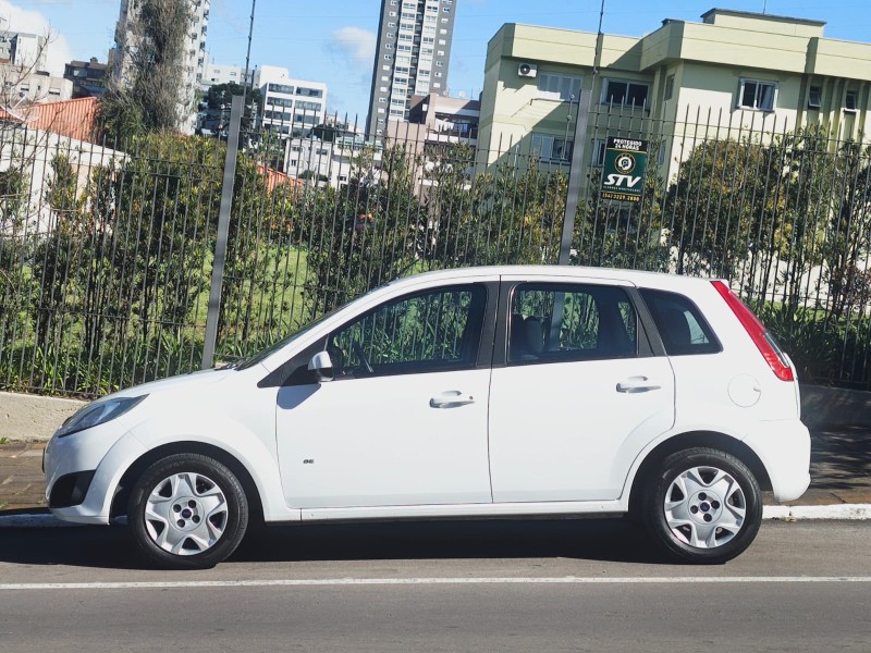 FIESTA 1.6 ROCAM SE PLUS 8V FLEX 4P MANUAL - 2014 - FARROUPILHA