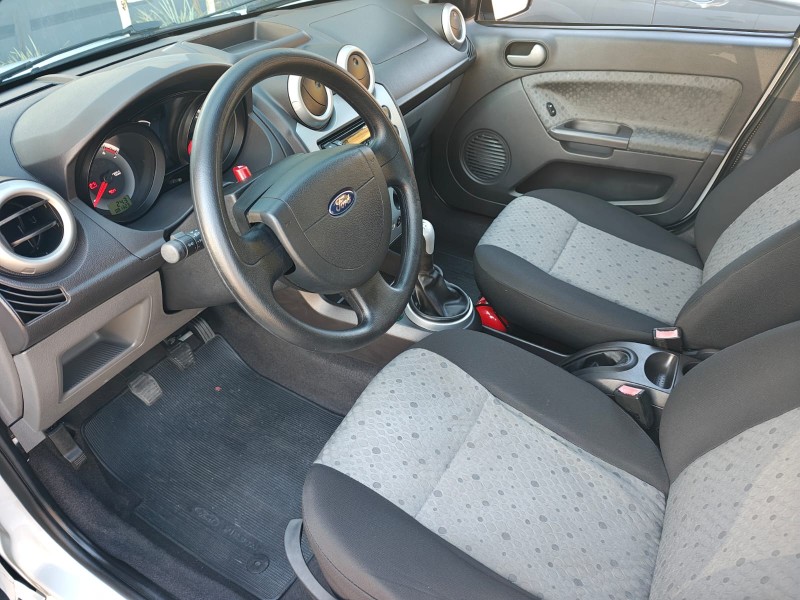 FIESTA 1.6 ROCAM SE PLUS 8V FLEX 4P MANUAL - 2014 - FARROUPILHA