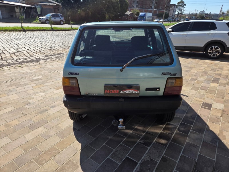 UNO 1.0 MPI MILLE ELX 8V GASOLINA 4P MANUAL - 1995 - VACARIA