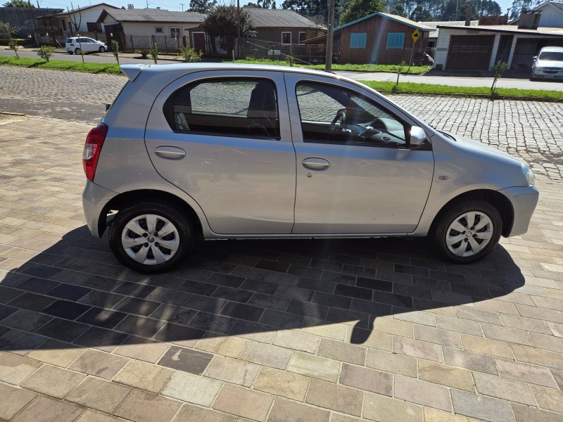 ETIOS 1.3 X 16V FLEX 4P MANUAL - 2015 - VACARIA