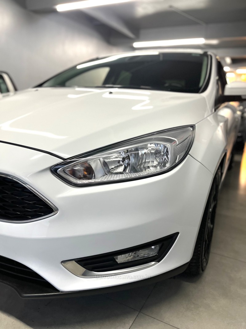 FOCUS 1.6 SE PLUS 16V FLEX 4P MANUAL - 2016 - CAXIAS DO SUL