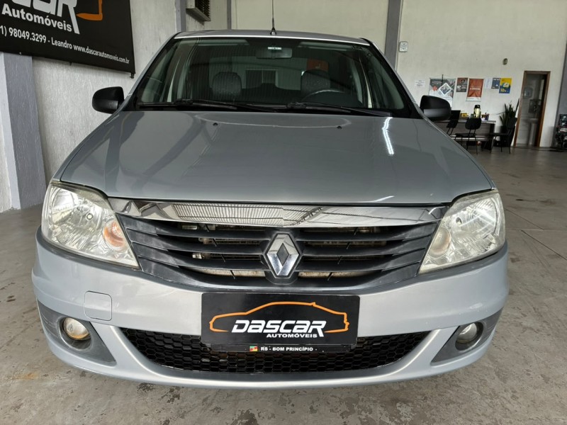 LOGAN 1.0 EXPRESSION 16V FLEX 4P MANUAL - 2011 - BOM PRINCíPIO