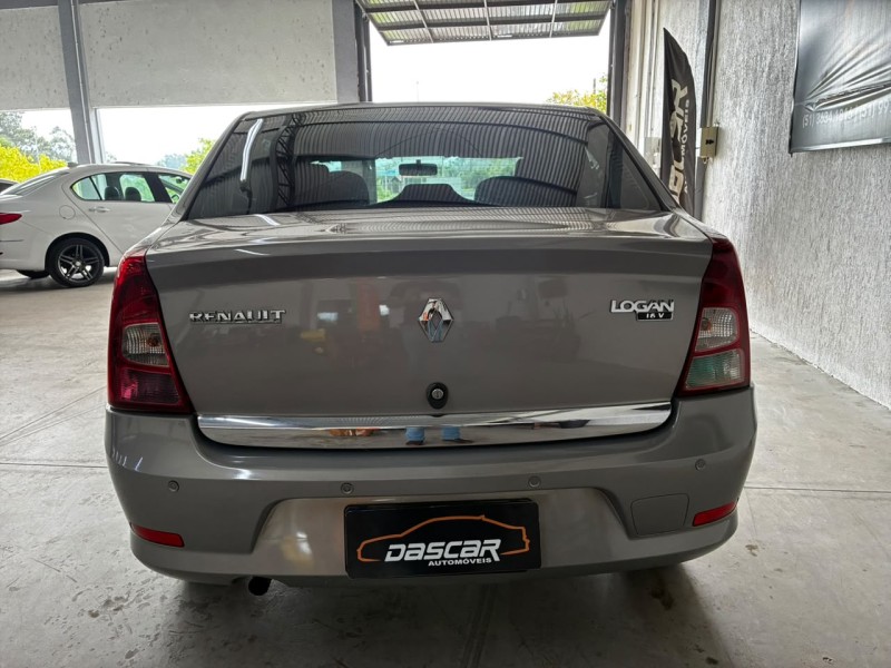 LOGAN 1.0 EXPRESSION 16V FLEX 4P MANUAL - 2011 - BOM PRINCíPIO