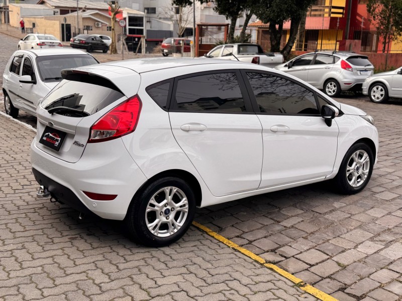 FIESTA 1.6 SE HATCH PLUS 16V FLEX 4P MANUAL - 2016 - CAXIAS DO SUL