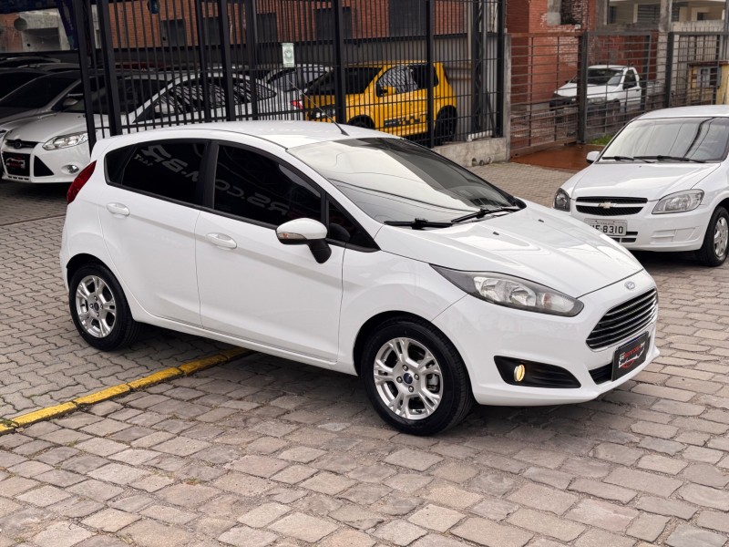 FIESTA 1.6 SE HATCH PLUS 16V FLEX 4P MANUAL - 2016 - CAXIAS DO SUL