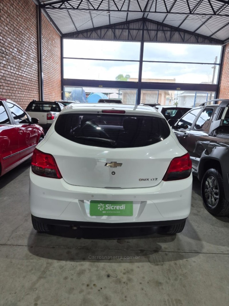 ONIX 1.4 MPFI LTZ 8V FLEX 4P AUTOMÁTICO - 2016 - BENTO GONçALVES