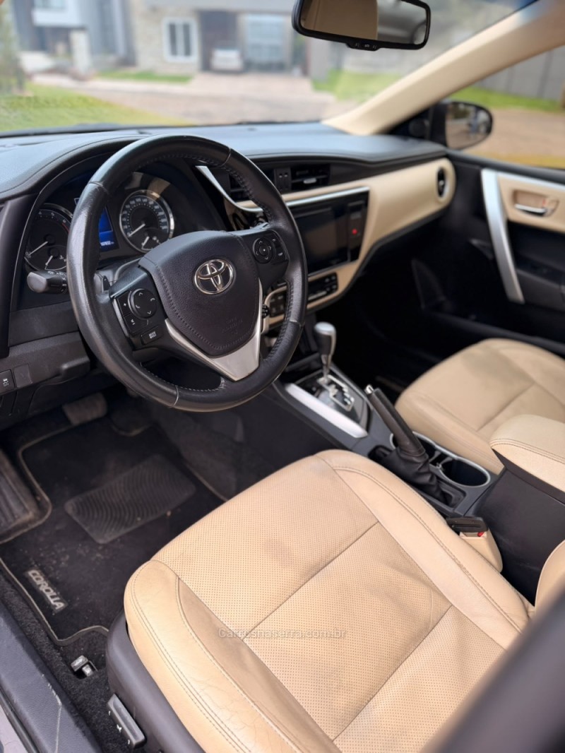 COROLLA 2.0 ALTIS PREMIUM 16V FLEX 4P AUTOMÁTICO - 2018 - LAJEADO