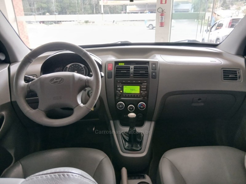 TUCSON 2.0 MPFI GL 16V 142CV 2WD GASOLINA 4P MANUAL - 2010 - NOVA PETRóPOLIS