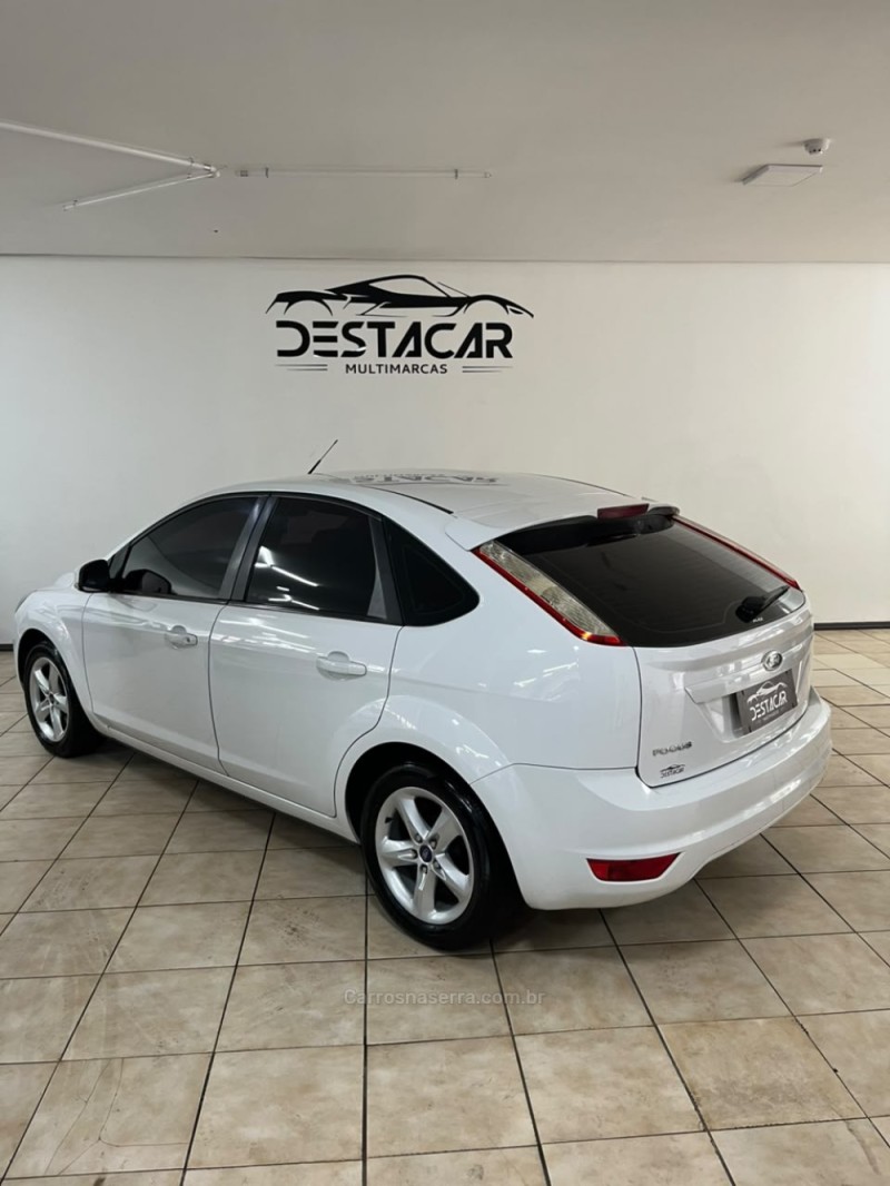 FOCUS 1.6 8V FLEX 4P MANUAL - 2011 - CAXIAS DO SUL