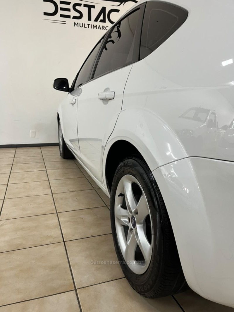 FOCUS 1.6 8V FLEX 4P MANUAL - 2011 - CAXIAS DO SUL