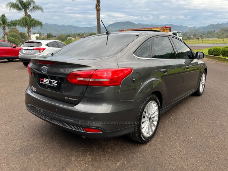 FOCUS 2.0 TITANIUM FASTBACK 16V FLEX 4P AUTOMÁTICO - 2018 - BOM PRINCíPIO