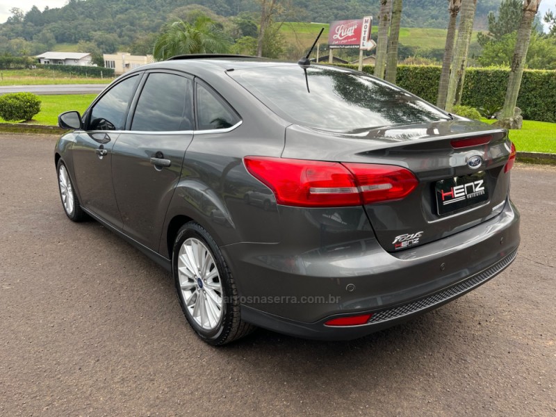 FOCUS 2.0 TITANIUM FASTBACK 16V FLEX 4P AUTOMÁTICO - 2018 - BOM PRINCíPIO