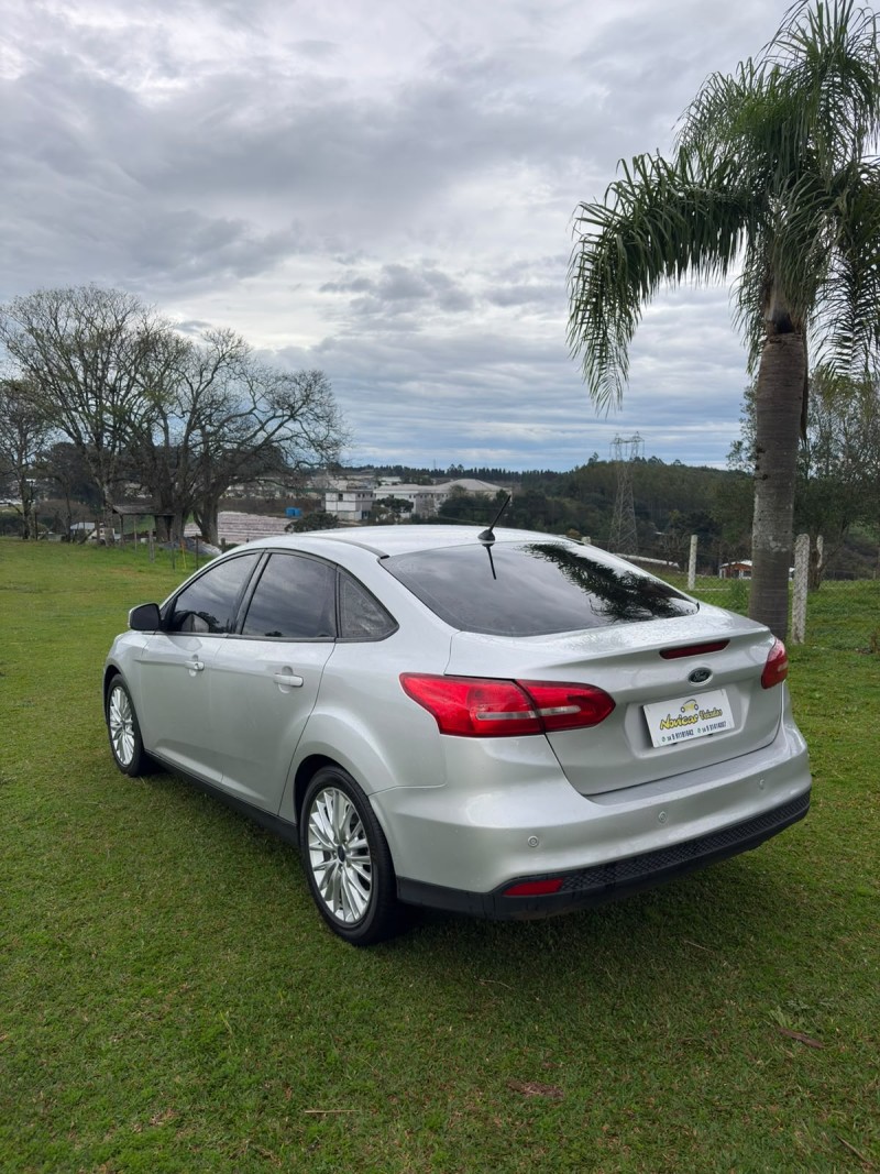 FOCUS 2.0 SE SEDAN 16V FLEX 4P AUTOMÁTICO - 2018 - FARROUPILHA