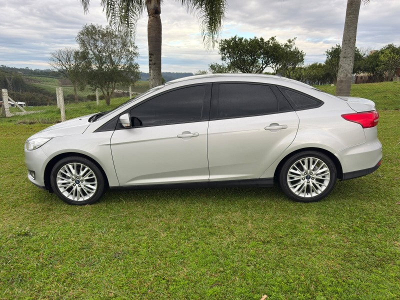 FOCUS 2.0 SE SEDAN 16V FLEX 4P AUTOMÁTICO - 2018 - FARROUPILHA