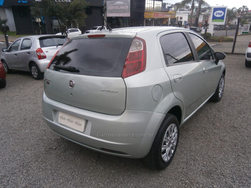 PUNTO 1.4 ATTRACTIVE 8V FLEX 4P MANUAL - 2011 - FARROUPILHA