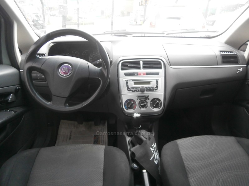 PUNTO 1.4 ATTRACTIVE 8V FLEX 4P MANUAL - 2011 - FARROUPILHA