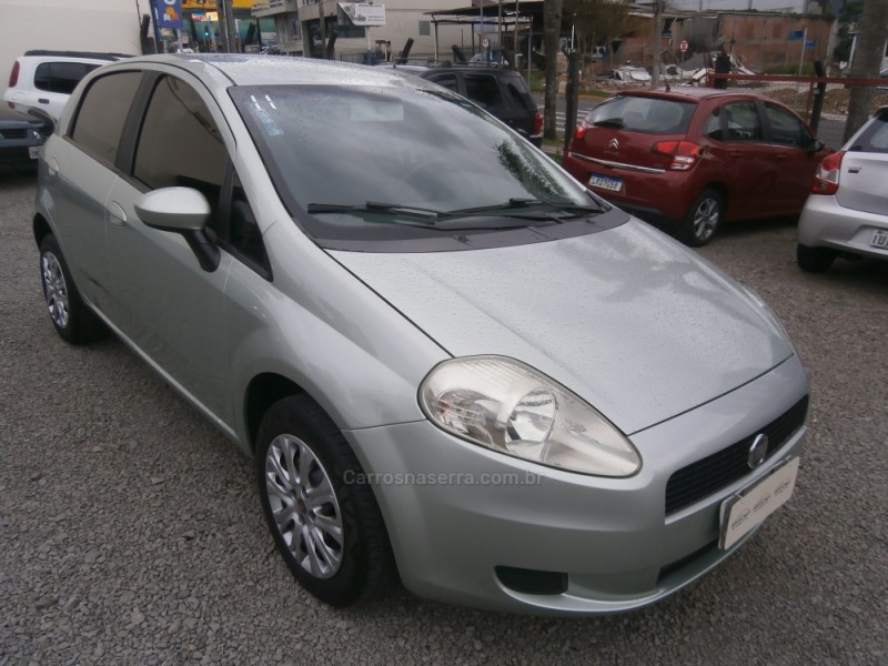 PUNTO 1.4 ATTRACTIVE 8V FLEX 4P MANUAL - 2011 - FARROUPILHA