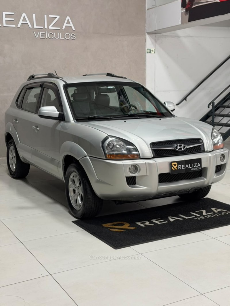 TUCSON 2.0 MPFI GLS BASE 16V 143CV 2WD GASOLINA 4P AUTOMÁTICO - 2011 - SANTA CRUZ DO SUL