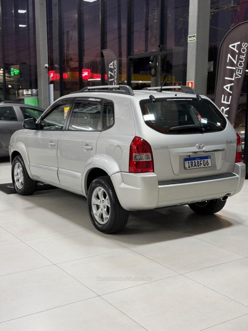 TUCSON 2.0 MPFI GLS BASE 16V 143CV 2WD GASOLINA 4P AUTOMÁTICO - 2011 - SANTA CRUZ DO SUL