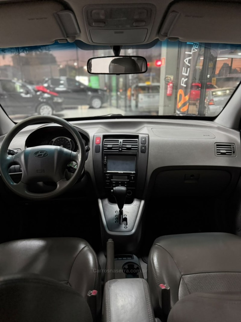 TUCSON 2.0 MPFI GLS BASE 16V 143CV 2WD GASOLINA 4P AUTOMÁTICO - 2011 - SANTA CRUZ DO SUL