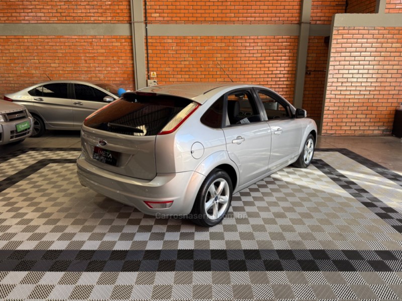 FOCUS 1.6 GLX 16V FLEX 4P MANUAL - 2013 - BENTO GONçALVES