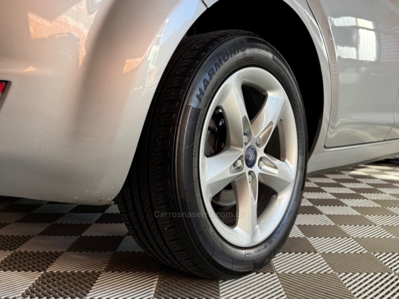 FOCUS 1.6 GLX 16V FLEX 4P MANUAL - 2013 - BENTO GONçALVES