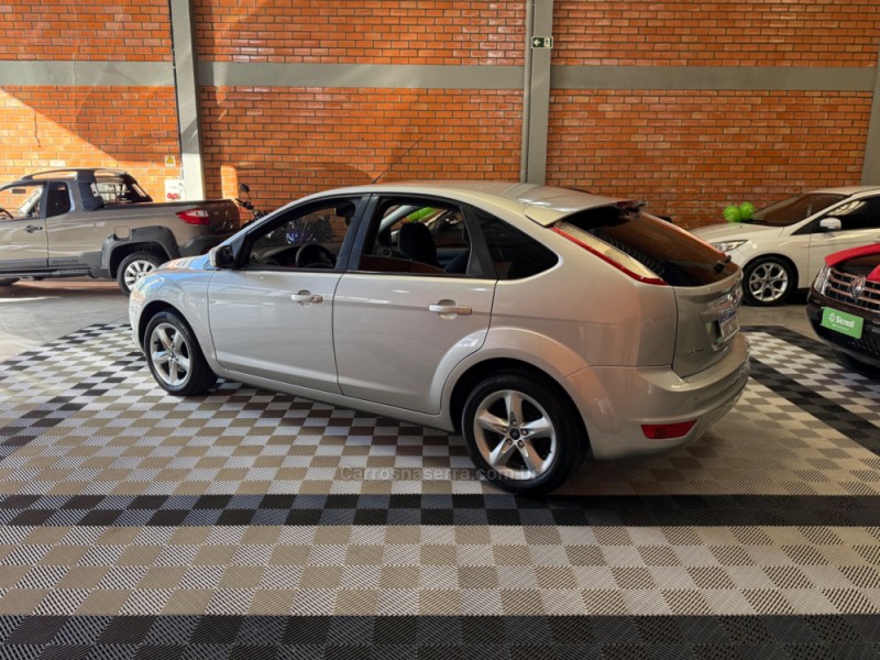 FOCUS 1.6 GLX 16V FLEX 4P MANUAL - 2013 - BENTO GONçALVES