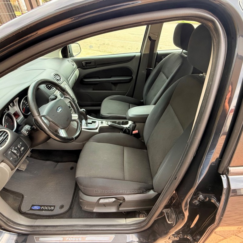 FOCUS 2.0 SE PLUS 16V FLEX 4P AUTOMÁTICO - 2011 - GUAPORé