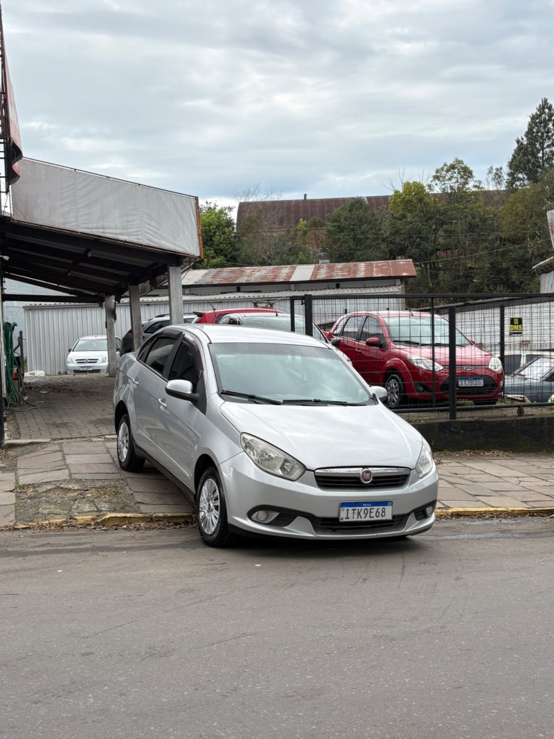 grand siena 1.4 mpi 8v tetrafuel 4p manual 2013 farroupilha