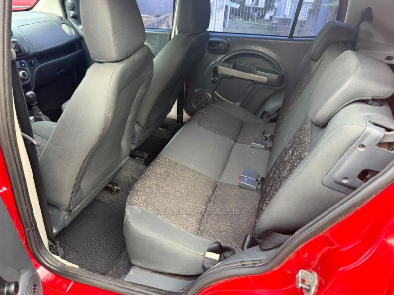 UNO 1.0 EVO VIVACE 8V FLEX 4P MANUAL - 2011 - FARROUPILHA