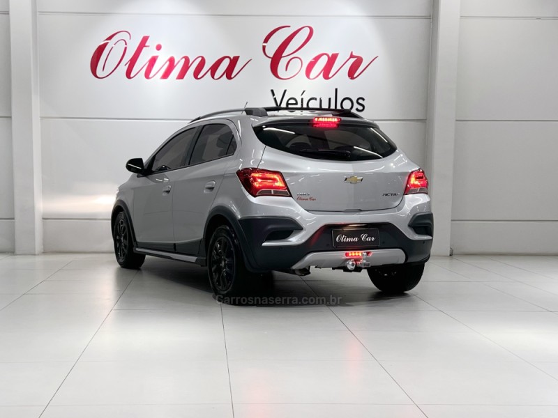 ONIX 1.4 MPFI ACTIV 8V FLEX 4P MANUAL - 2019 - FLORES DA CUNHA