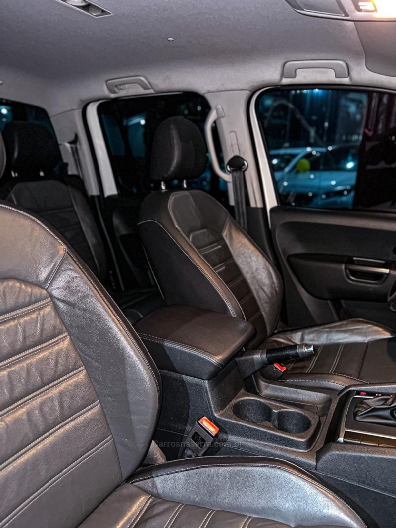 AMAROK 3.0 V6 TDI HIGHLINE CD DIESEL 4MOTION AUTOMÁTICO - 2018 - CANELA