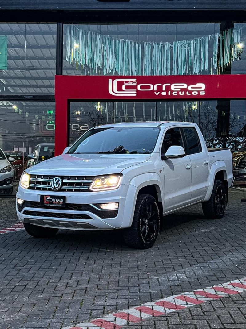 AMAROK 3.0 V6 TDI HIGHLINE CD DIESEL 4MOTION AUTOMÁTICO - 2018 - CANELA