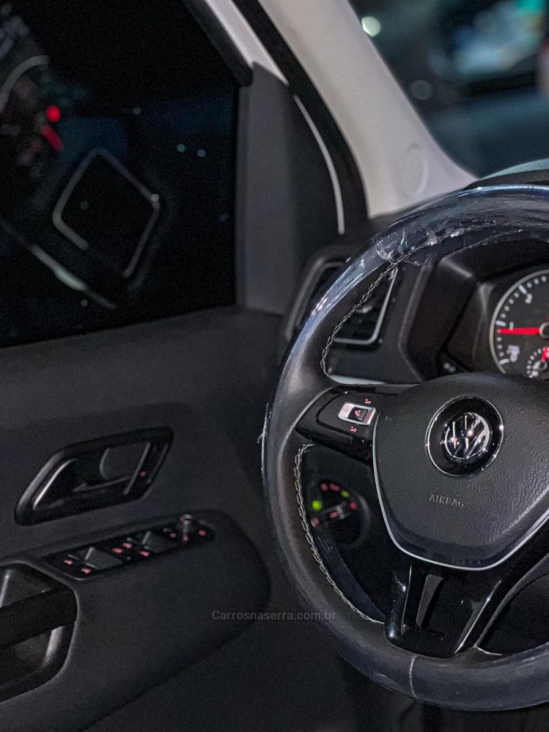 AMAROK 3.0 V6 TDI HIGHLINE CD DIESEL 4MOTION AUTOMÁTICO - 2018 - CANELA