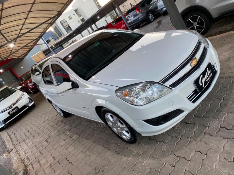VECTRA 2.0 MPFI EXPRESSION 8V 140CV FLEX 4P MANUAL - 2010 - BOM PRINCíPIO