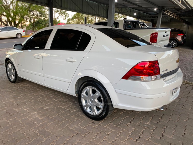 VECTRA 2.0 MPFI EXPRESSION 8V 140CV FLEX 4P MANUAL - 2010 - BOM PRINCíPIO