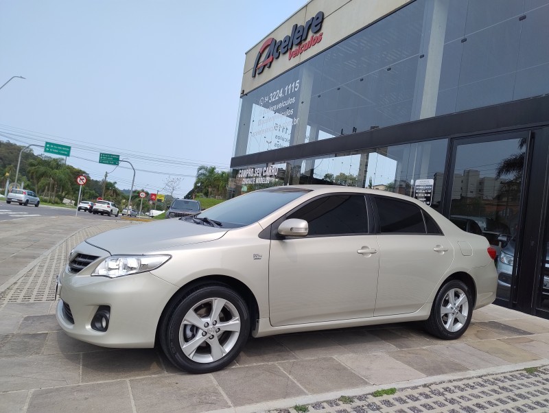 COROLLA 1.8 XEI 16V FLEX 4P AUTOMÁTICO - 2013 - CAXIAS DO SUL
