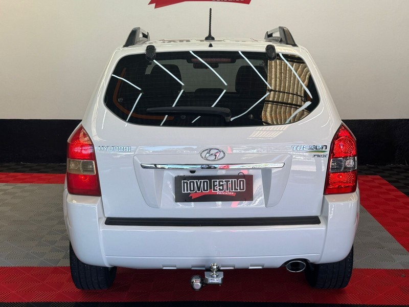 TUCSON 2.0 MPFI GLS 16V 143CV 2WD FLEX 4P AUTOMÁTICO - 2015 - CAXIAS DO SUL