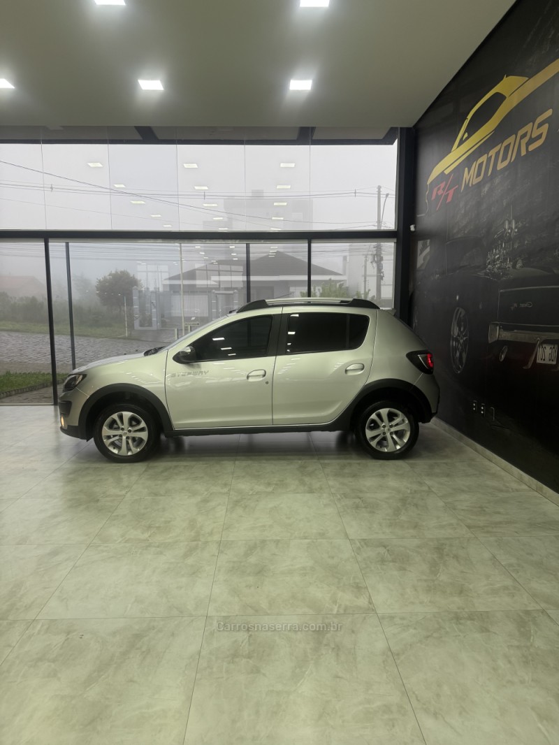 SANDERO 1.6 STEPWAY 8V FLEX 4P MANUAL - 2015 - CAXIAS DO SUL