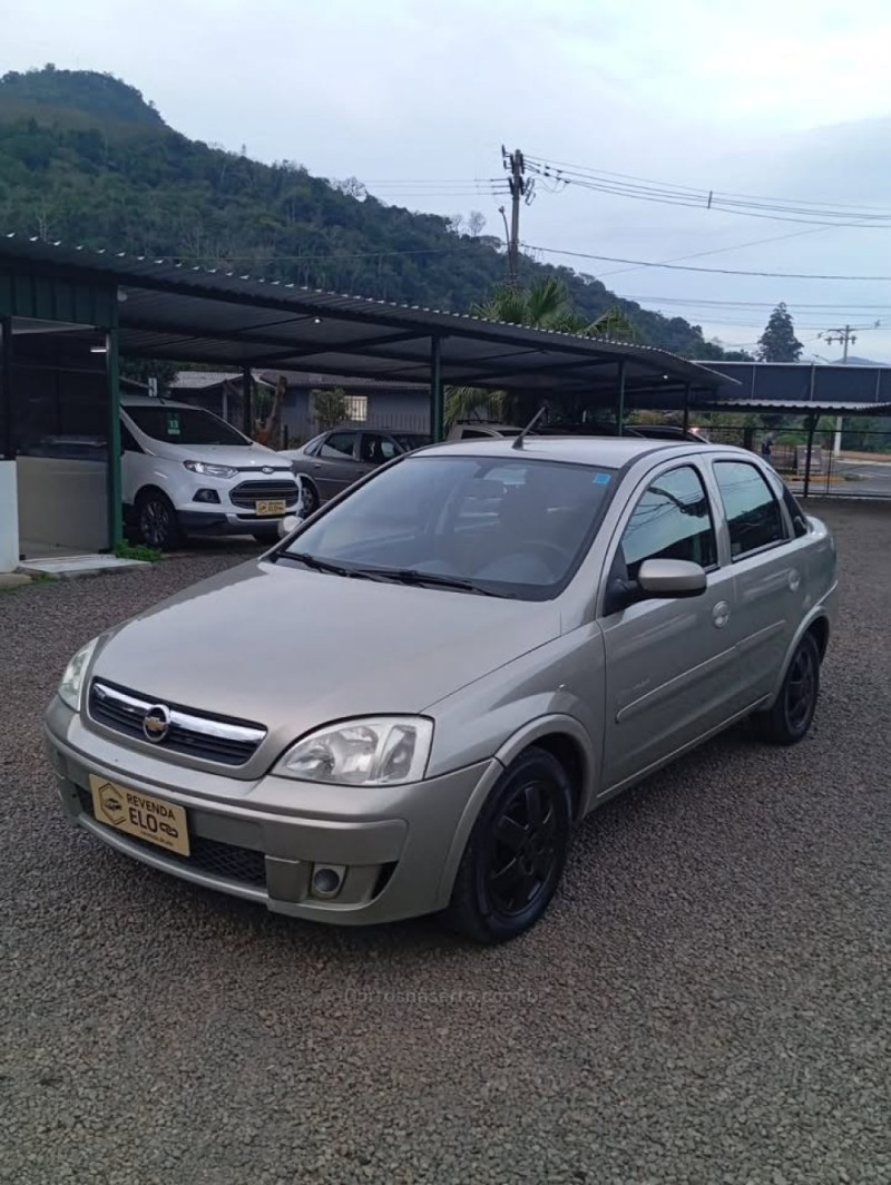 corsa 1.4 mpfi premium sedan 8v flex 4p manual 2009 picada cafe