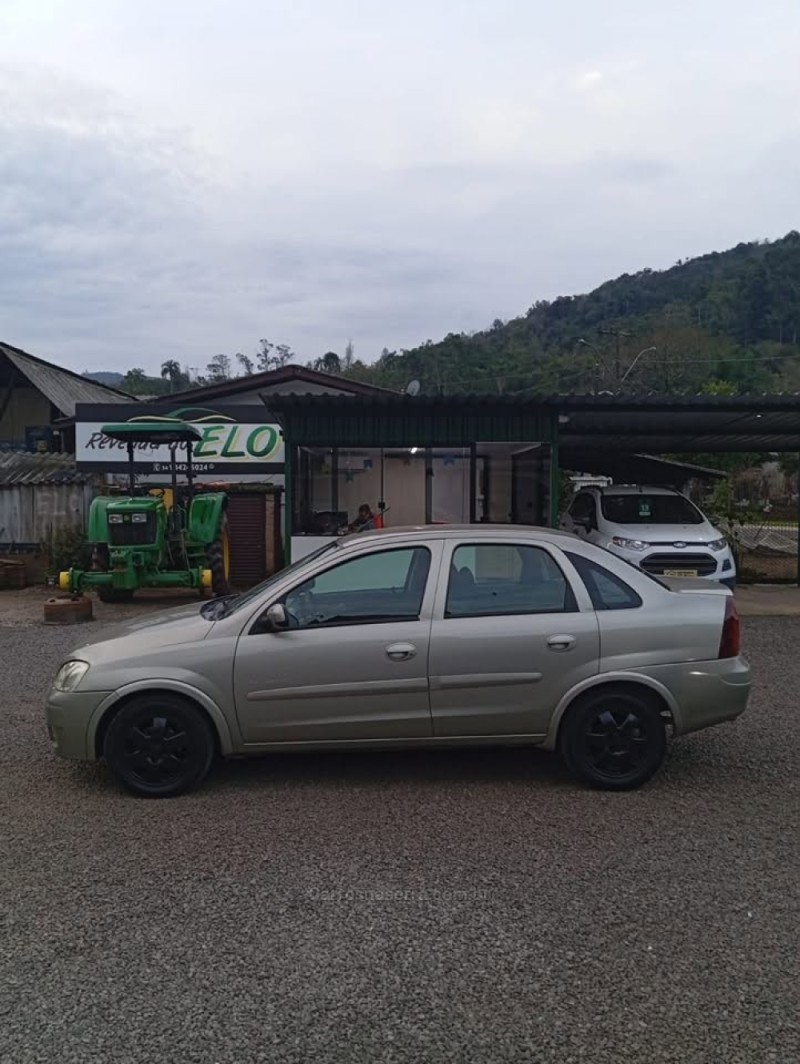 CORSA 1.4 MPFI PREMIUM SEDAN 8V FLEX 4P MANUAL - 2009 - PICADA CAFé