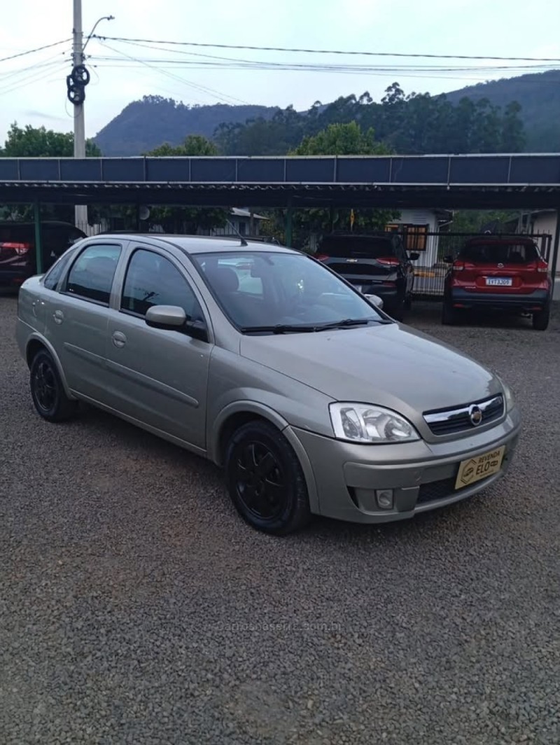 CORSA 1.4 MPFI PREMIUM SEDAN 8V FLEX 4P MANUAL - 2009 - PICADA CAFé